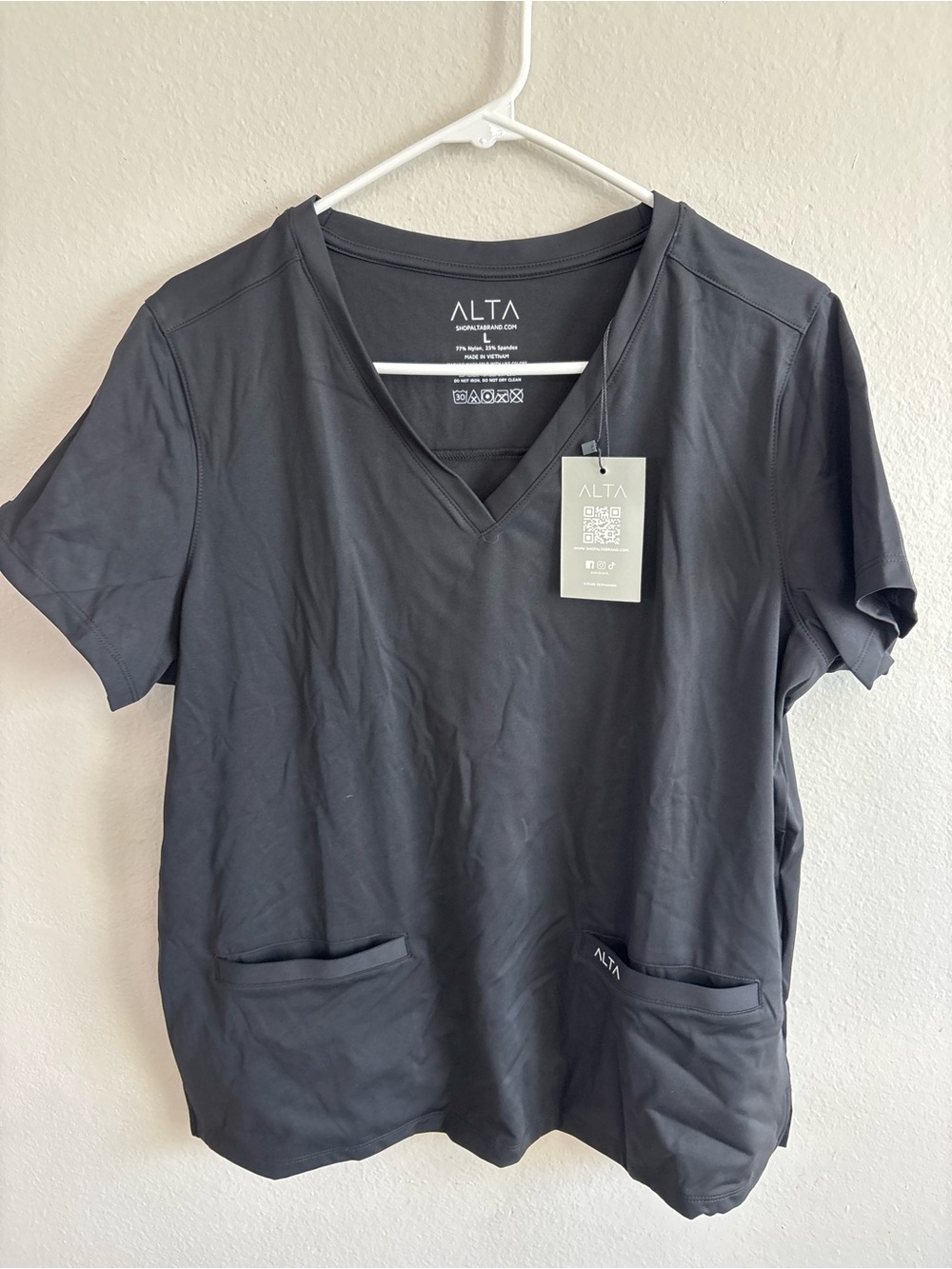 NWT ALTA Black Scrub Set Size L - 2 Pc Top & Pants 4-Way Stretch